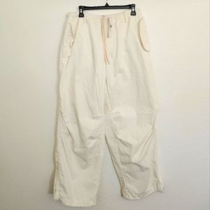 Urban Outfitters BDG cordaroy parachute pants (size Med)